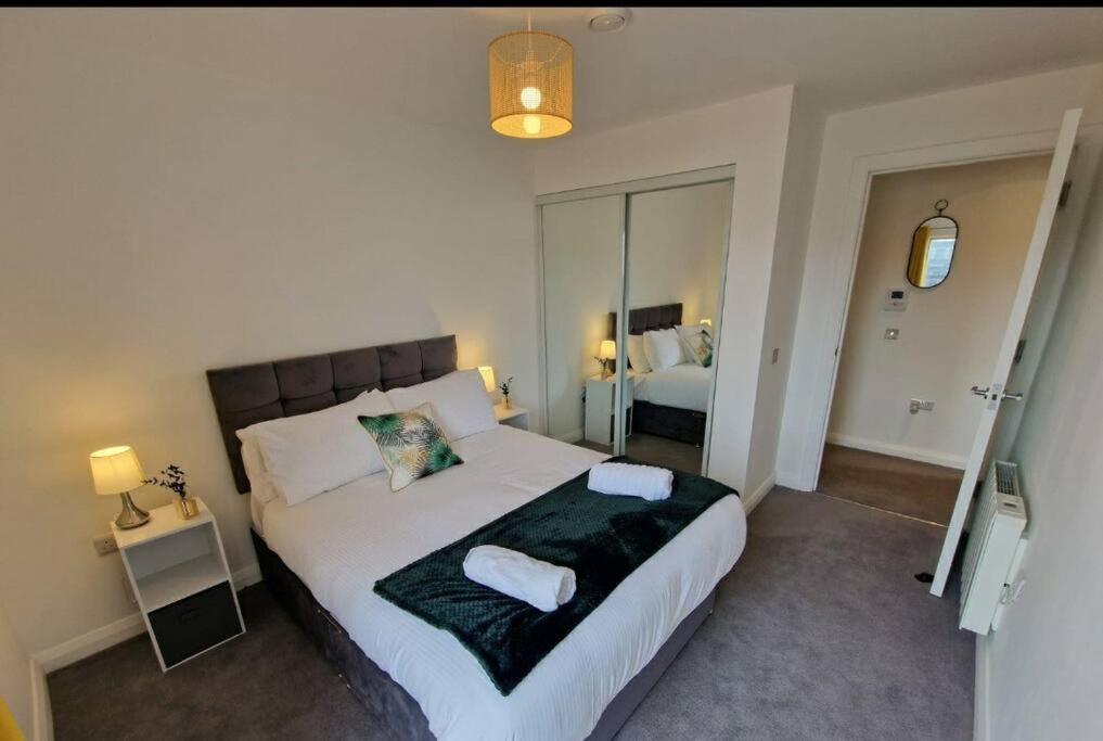 Modern Apartment, Sleeps 6, Belfast City Centre Exterior photo