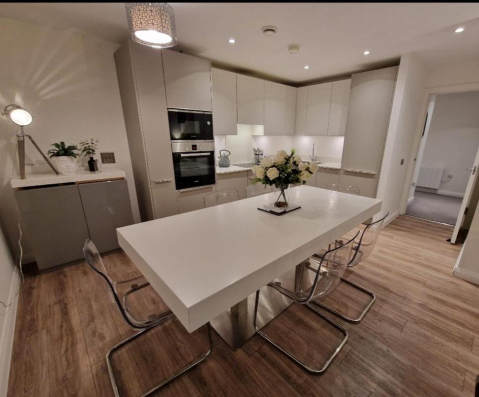 Modern Apartment, Sleeps 6, Belfast City Centre Exterior photo